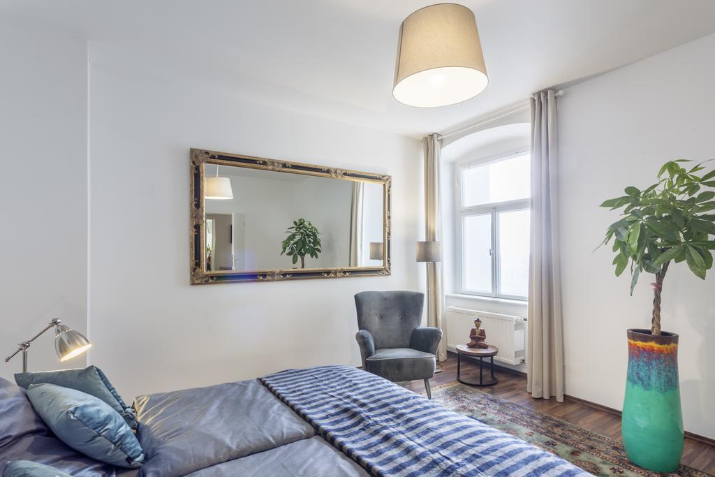 The Rheinsberger - Cosy 2Br One Living Room Up To 6 Berlino Esterno foto