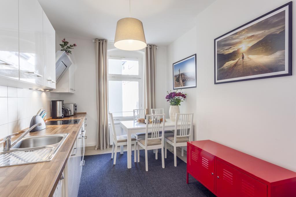 The Rheinsberger - Cosy 2Br One Living Room Up To 6 Berlino Esterno foto